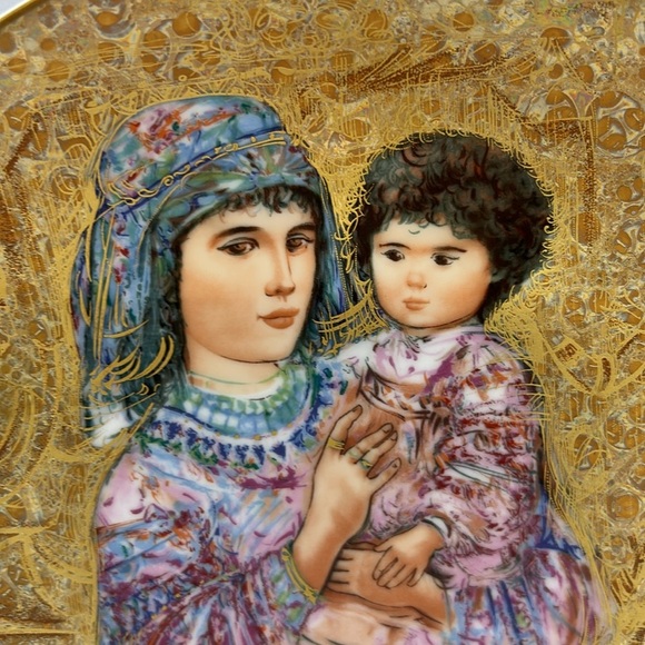 Edna Hibel Famous Women & Children  "PARAOH'S DAUGHTER AND MOSES" - Picture 3 of 6